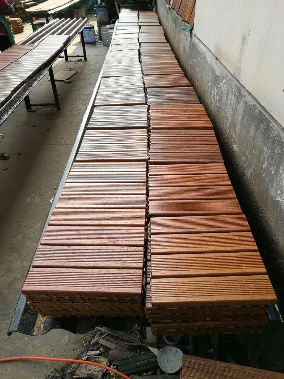 Grooved Merbau Decking Tile/DIY Floor Tile/Outdoor Wood Flooring Tile for Garden/Balcony/Bathroom